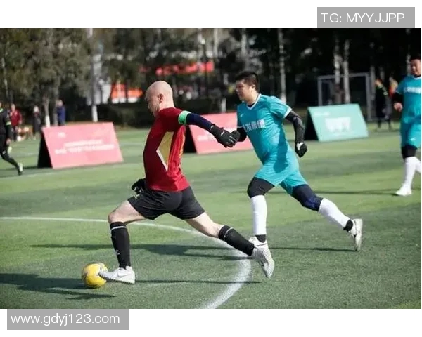 杭州网球队速度之争引发热议网球界的公平与竞技精神探讨 杭州网球队速度之争引发热议网球界的公平与竞技精神探讨