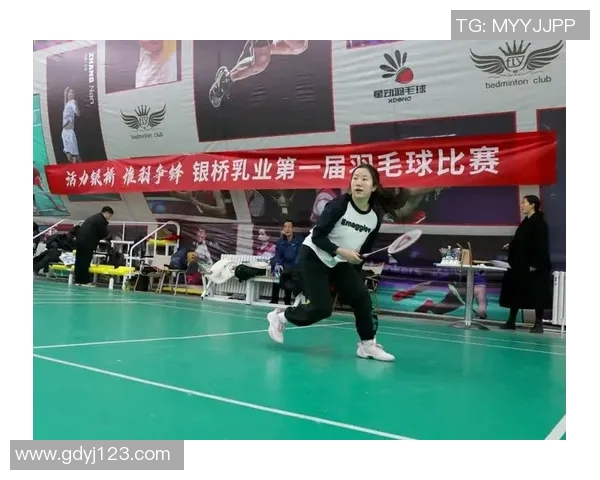 重庆羽毛球队的力量变革引发热议展现新风貌与未来潜力