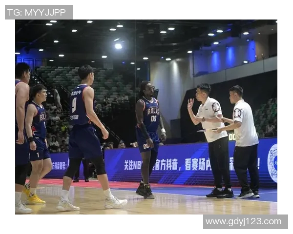 重庆篮球队比赛经验革新引发热议推动篮球运动发展新局面